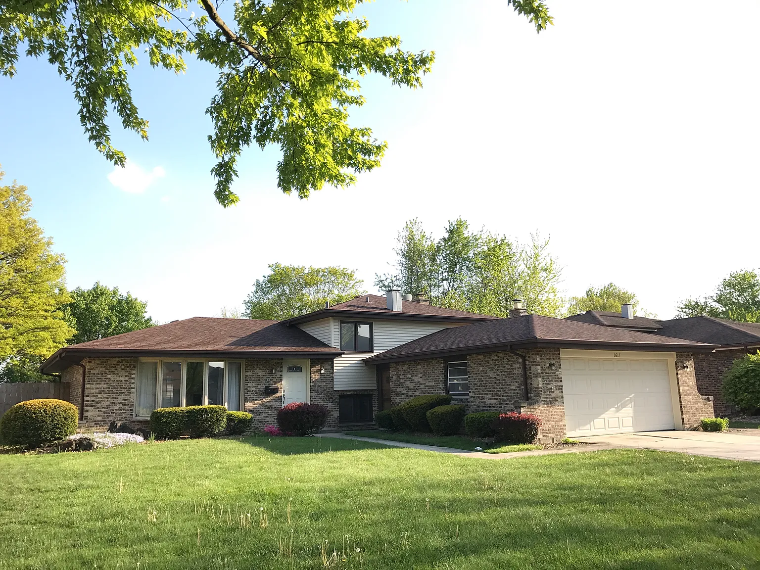 1617 Holly Ave photo 1