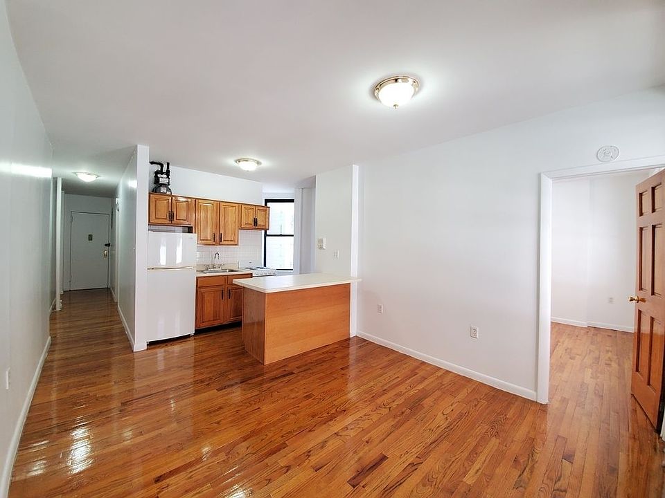 1st image of 330 W 15th St #3A