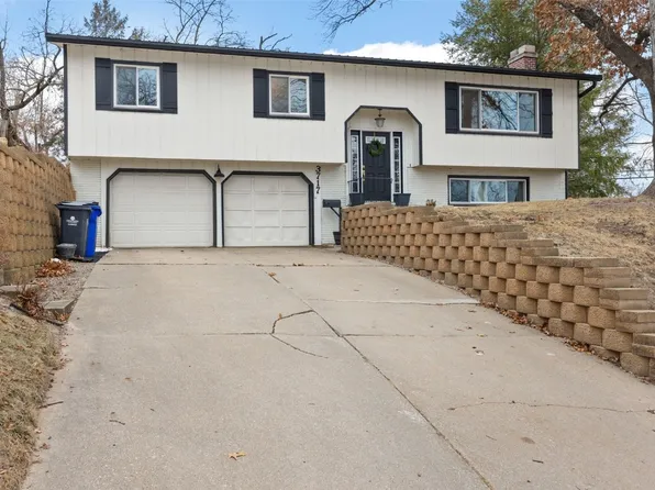 3717 Wenig Rd NE, Cedar Rapids, IA 52402