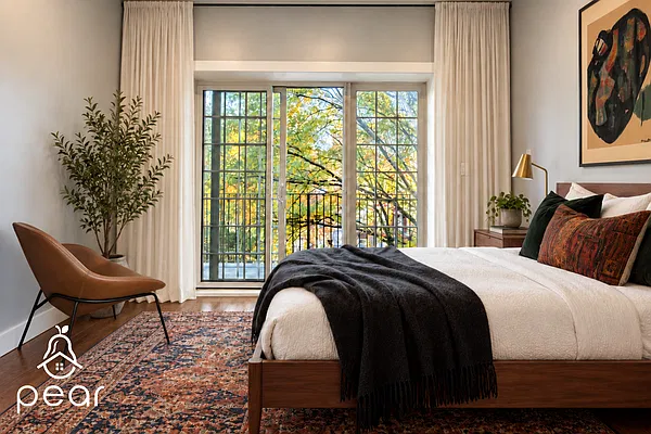 Bedroom, photo 1