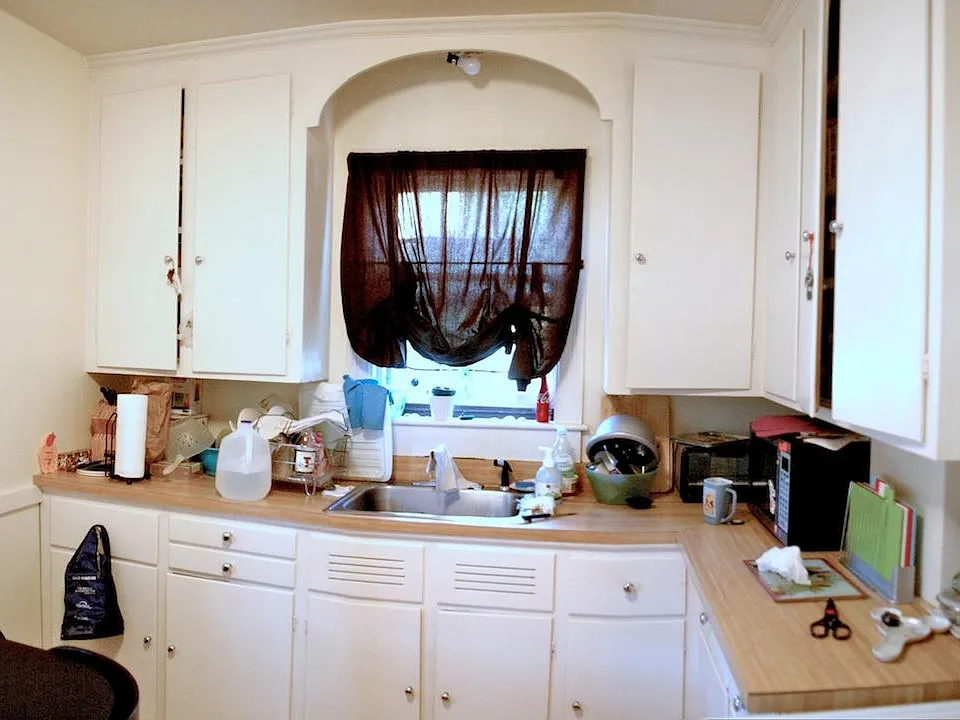 Kitchen with lots of cabinets