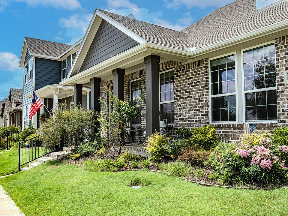 1st image of 2440 Elm Pl
