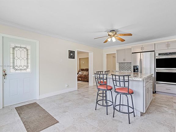 3rd image of 1060-1062 SW 29th St