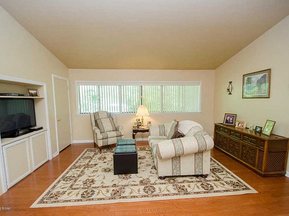 3rd image of 1702 Brentmoor Ln