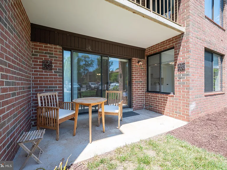 15310 Beaverbrook Ct #89-1B — Photo 17