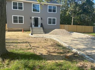 1 Cabin Ln, East Setauket, NY 11733