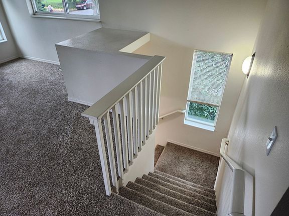 5th image of 705 Pearl Dr #B