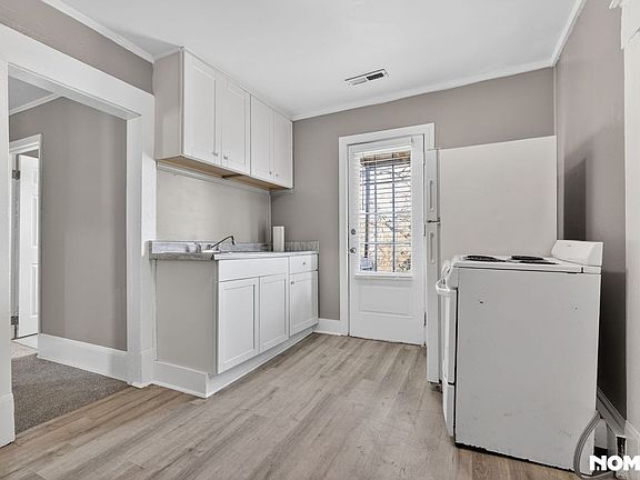 3rd image of 235 E Monmouth St #B