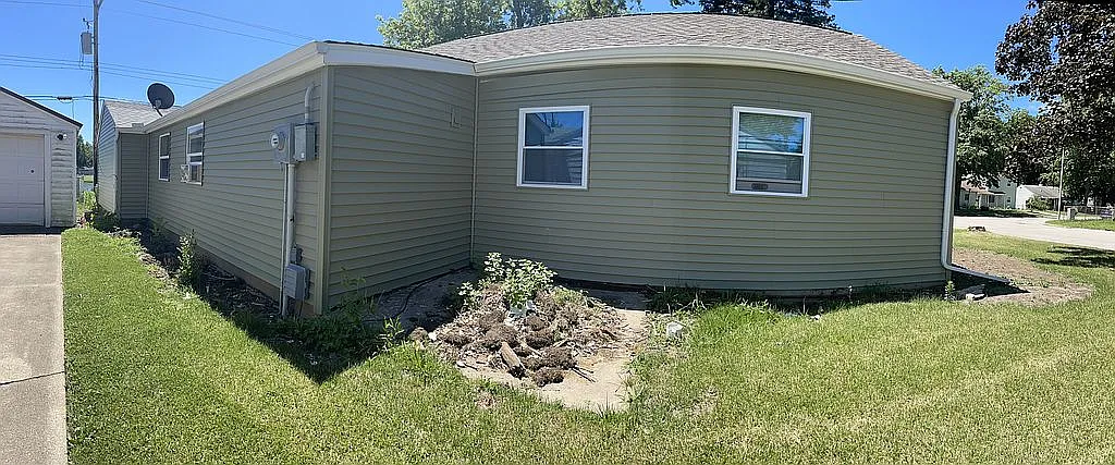 1501 Prairieview Dr photo 1