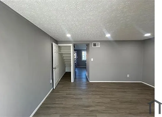 401 Caledonia Ave — Photo 7
