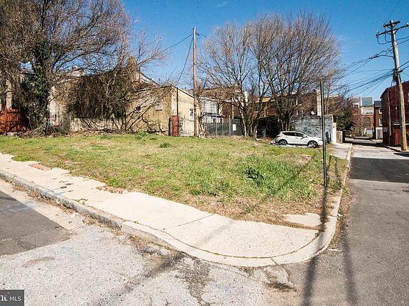 2nd image of 842 Lemmon St