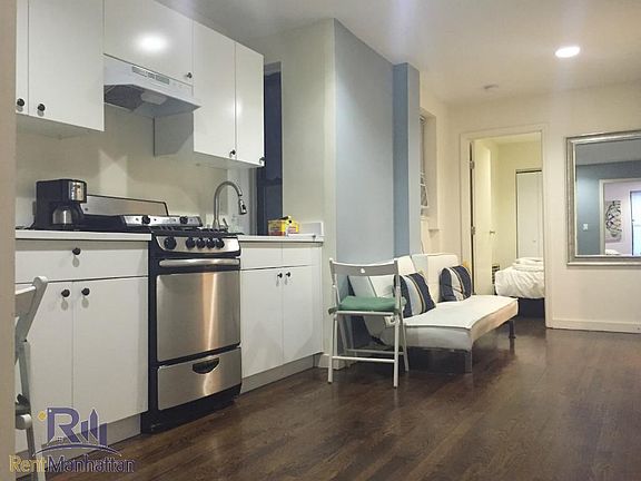 3rd image of 326 E 61st St APT 11