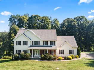 20 Hanover Rd, Newtown, CT 06470