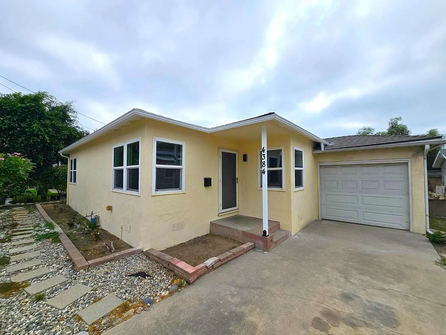 2 bed, 1032 sqft, $2,700 — Photo 3