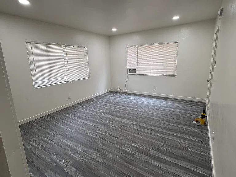 485 Riverdale Dr #9 — Photo 6