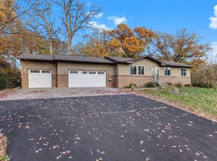 22065 Cottonwood St NW, Oak Grove, MN 55011