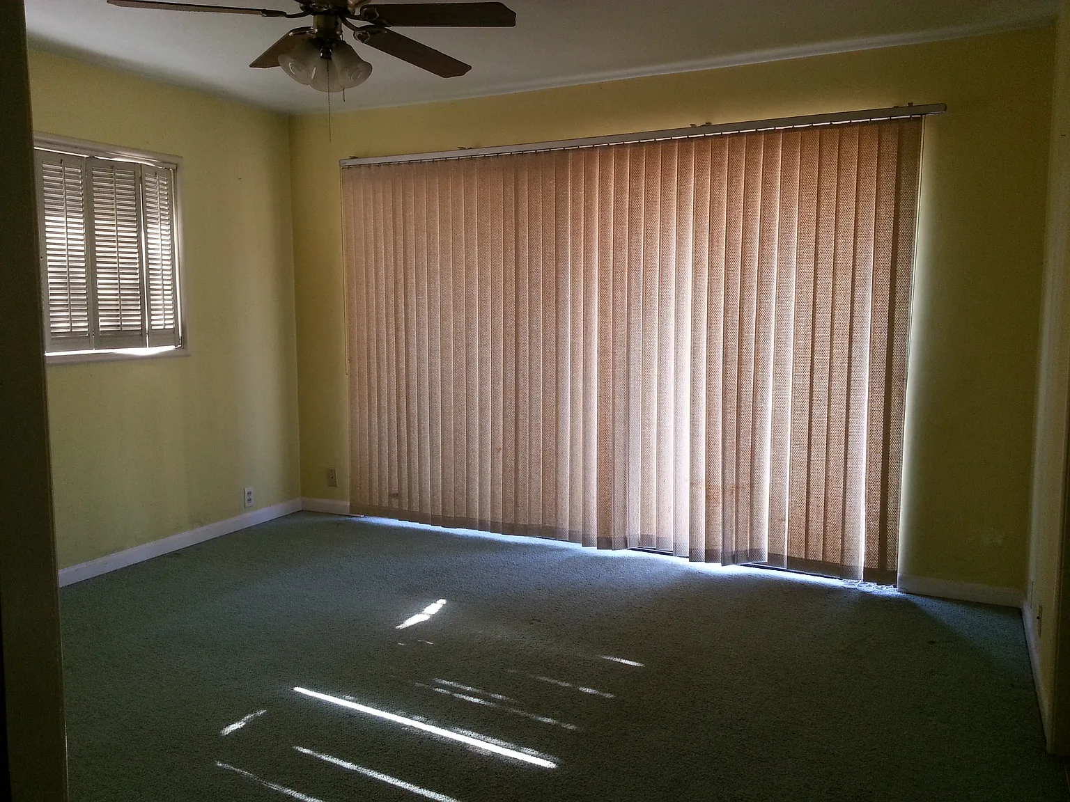 4 bed, 3000 sqft, $765 — Photo 2