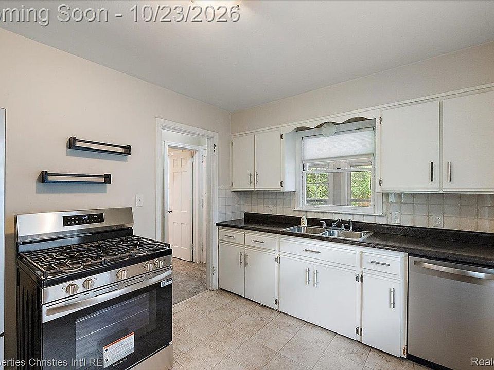 1356 W Troy St, photo 11