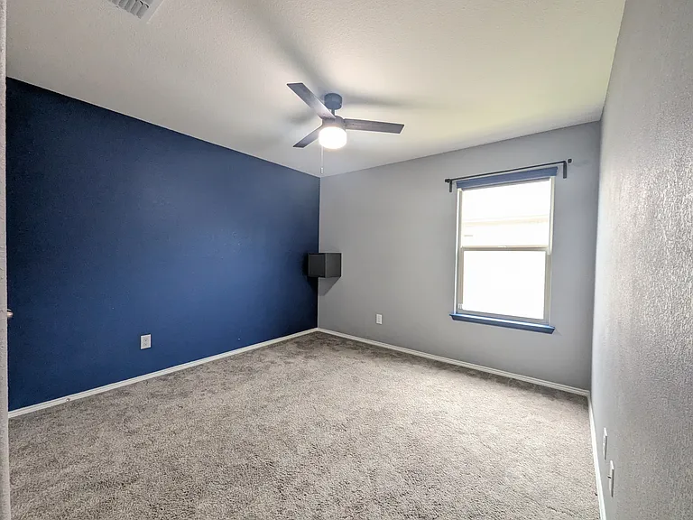 1740 Alamandine Ave — Photo 18