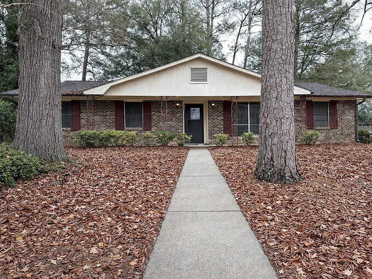 6502 Bradford Dr — Photo 1