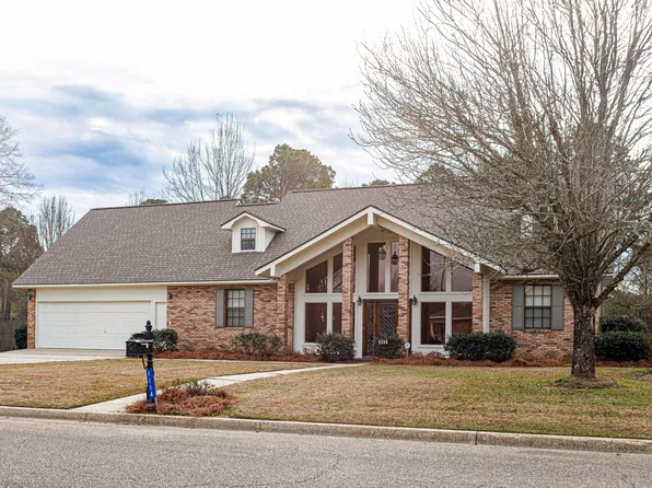 1114 Juniper Dr, Columbia, MS 39429