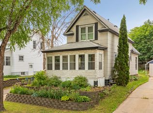 1009 Grotto St N, Saint Paul, MN 55103