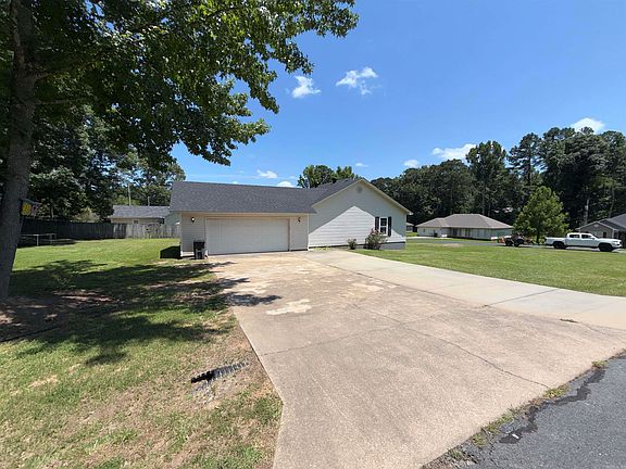 4th image of 36 Valley Ct