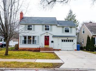 332 Oakmoor Rd, Bay Village, OH 44140