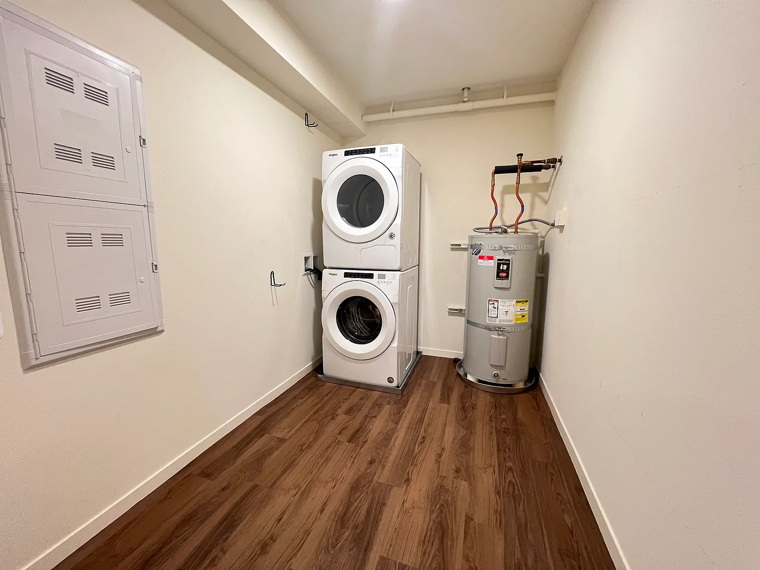 2 bed, 1117 sqft, $4,500 — Photo 4