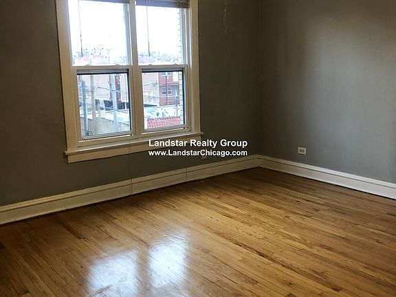 3rd image of 4602 N Beacon St APT 3C