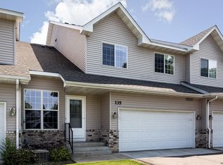 135 Appleblossom Ln, Shakopee, MN 55379