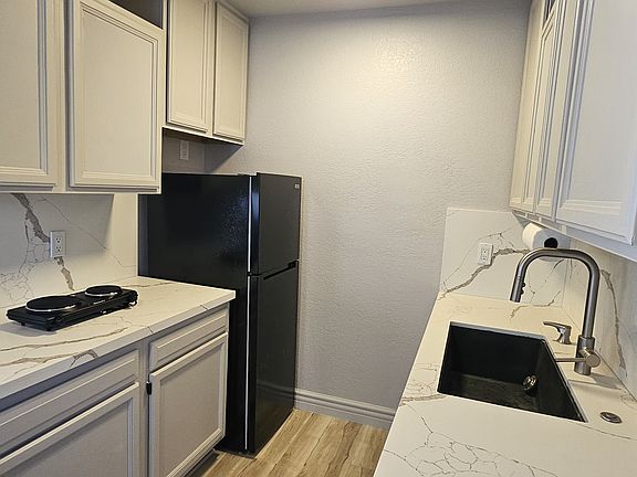 2nd image of 3412 Figueroa St