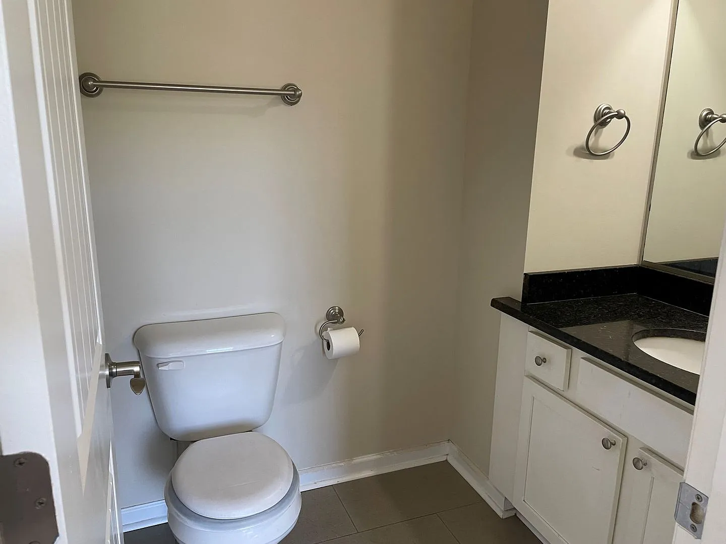 3 Level Townhome off English Tavern Road — Photo 2
