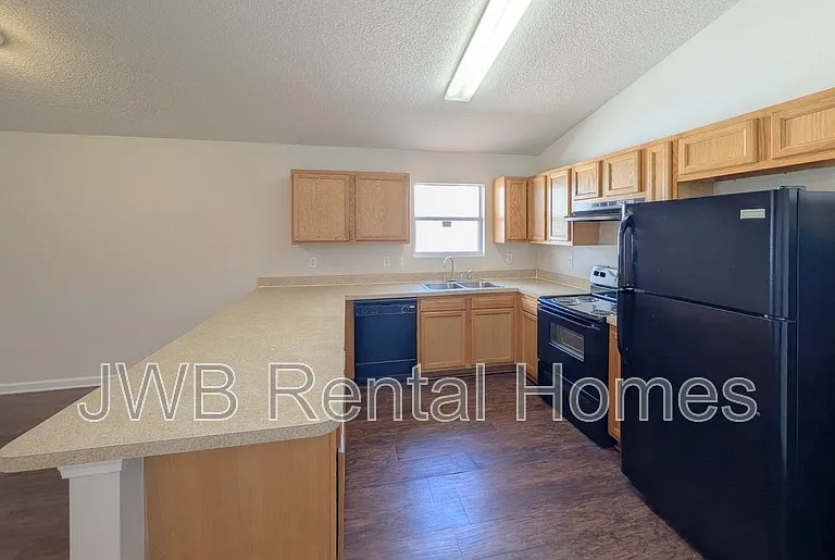 8526 Kona Ave — Photo 3