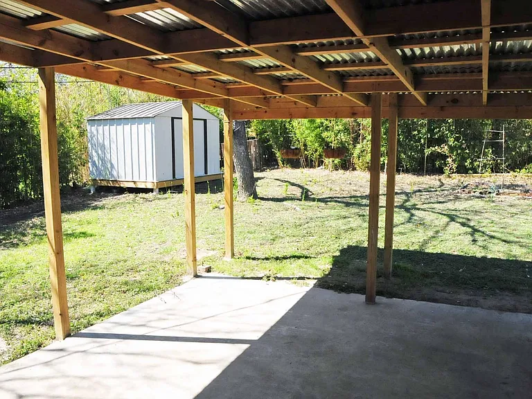 8522 Bradford Dr — Photo 15