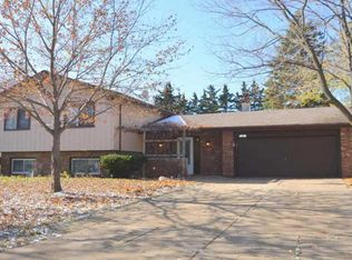 2938 Southbridge Rd, Rockford, IL 61114