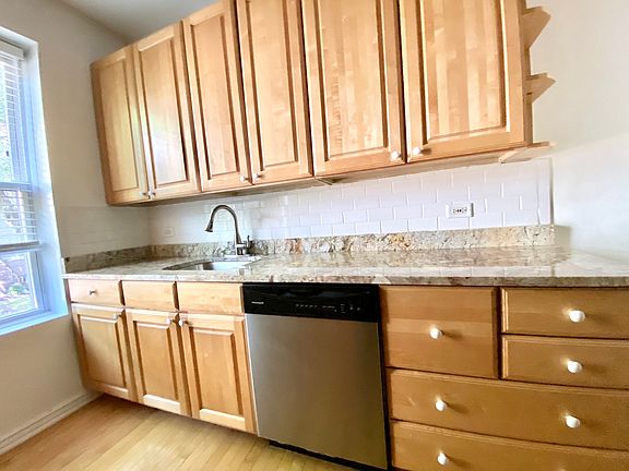 4th image of 506 W Deming Pl APT 1W
