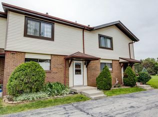 5709 Cambridge Cir, Racine, WI 53406