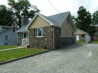 55 Elm St, Greenwood Lake, NY 10925