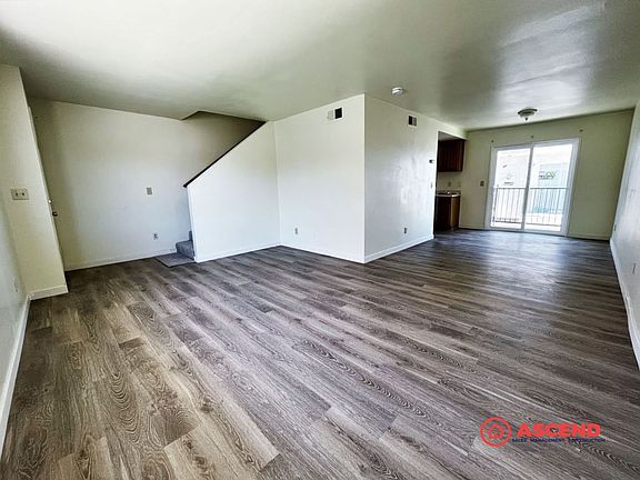 3rd image of 2667 Sunny Ln APT B