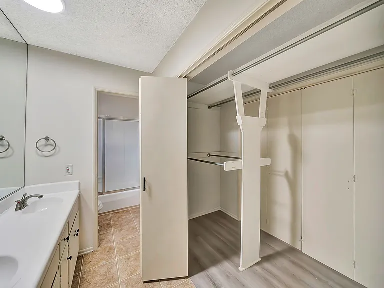 10634 Holman Ave #3-2 — Photo 34
