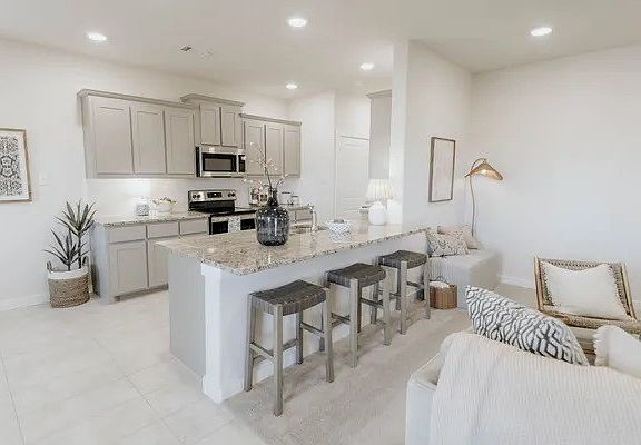 4th image of 1208 Anderson Dr