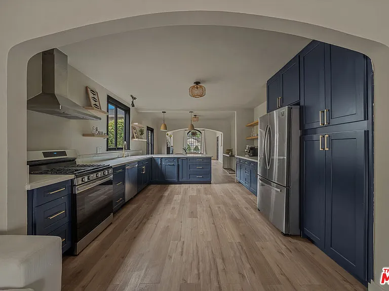 8822 Rosewood Ave — Photo 11