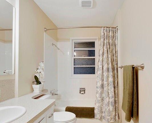 4th image of 12416 Avenue Dubois SW