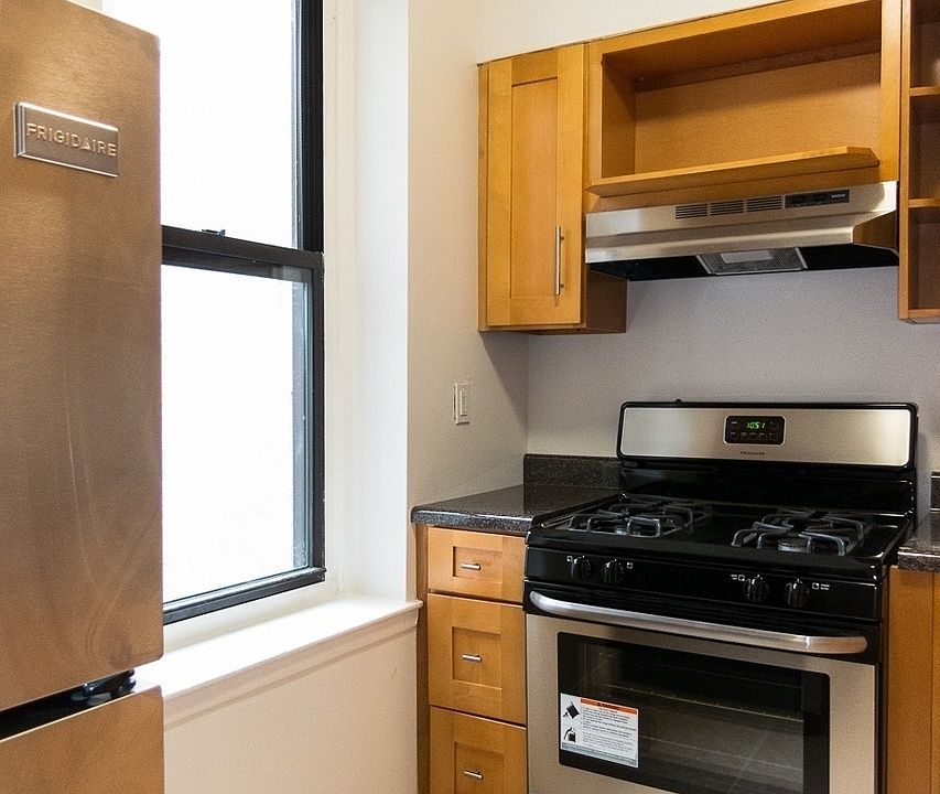 1st image of 586 Prospect Pl APT 3C