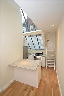 Rented by Buchbinder & Warren | media 16