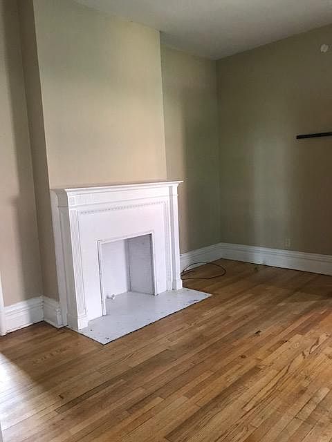 1st image of 338 W 10th St APT 1