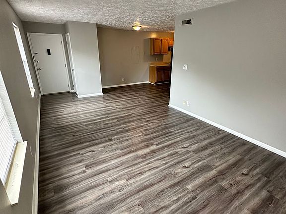 5th image of 4121 Whistlers Way #821