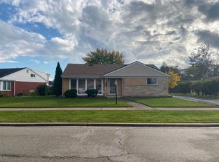7417 Lake St, Morton Grove, IL
