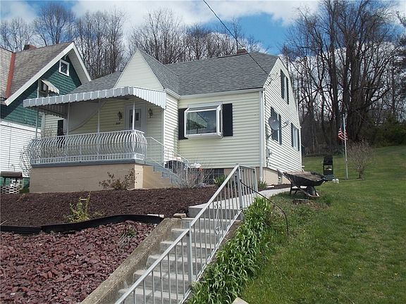 2nd image of 225 4th Ave
